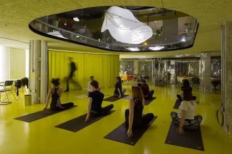 辦公室移動隔斷實景圖