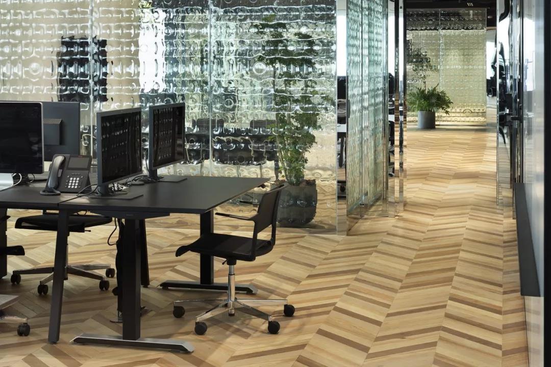 辦公室“代碼”隔斷裝修效果圖片