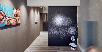 辦公室裝修設(shè)計(jì)，老屋改造藝術(shù)辦公室，混搭工業(yè)風(fēng)個(gè)性與畫作的熱情