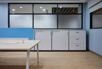 辦公室裝修:活動(dòng)收納柜與鋼制系統(tǒng)柜如何搭配規(guī)劃？