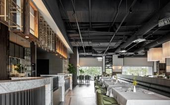 金屬與紳士綠的完美演繹！經(jīng)典西餐廳“雅室牛排”開擴嶄新食尚饗宴