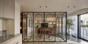 用料理與咖啡替工作調(diào)味！從庭院綠意到辦公區(qū)域，詮釋 100平老屋與時俱進的文化魅力 